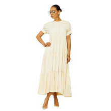 Last inn bildet i Galleri-visningsprogrammet, Ensfarget knapp med krøllet kjole i plussstørrelse