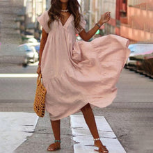 Last inn bildet i Galleri-visningsprogrammet, V-hals kjole med stor og asymmetrisk skjørt