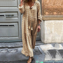 Last inn bildet i Galleri-visningsprogrammet, Langermet Trykt Kjole med V-hals