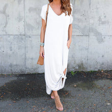 Last inn bildet i Galleri-visningsprogrammet, V-hals kjole med lommer og splitt