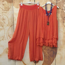 Last inn bildet i Galleri-visningsprogrammet, Todelt sett med ermeløs topp og bukse med brede ben for damer