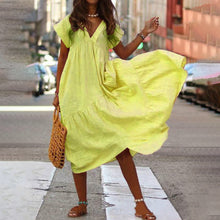 Last inn bildet i Galleri-visningsprogrammet, V-hals kjole med stor og asymmetrisk skjørt