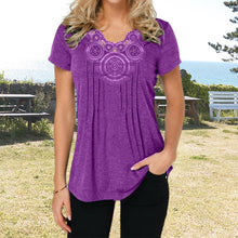 Last inn bildet i Galleri-visningsprogrammet, T-shirt coupe slim en dentelle à col en V