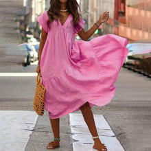 Last inn bildet i Galleri-visningsprogrammet, V-hals kjole med stor og asymmetrisk skjørt