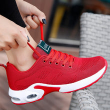 Last inn bildet i Galleri-visningsprogrammet, Flyknit joggesko med luftpute og perforert mesh