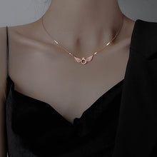 Last inn bildet i Galleri-visningsprogrammet, Skinnende halskjede med englevinger