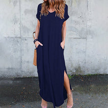 Last inn bildet i Galleri-visningsprogrammet, V-hals kjole med lommer og splitt