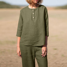 Last inn bildet i Galleri-visningsprogrammet, Todelt sett med topp og bukse i bomull og lin