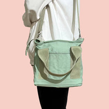 Last inn bildet i Galleri-visningsprogrammet, Multi-Pocket Handbag