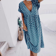 Last inn bildet i Galleri-visningsprogrammet, Trykt kortermet kjole med V-hals