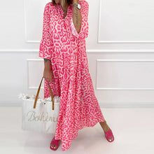 Last inn bildet i Galleri-visningsprogrammet, Trykt kjole med v-hals og løs passform