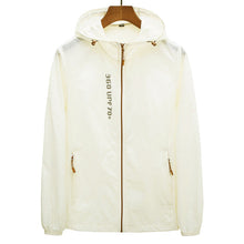 Last inn bildet i Galleri-visningsprogrammet, Sol-beskyttelses frakk