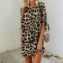 Last inn bildet i Galleri-visningsprogrammet, Kjole med rund hals og leopard-mønster