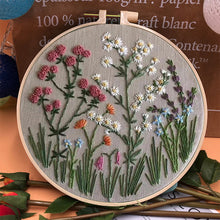 Last inn bildet i Galleri-visningsprogrammet, Blomstersett for broderibøyler for nybegynnere