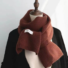 Last inn bildet i Galleri-visningsprogrammet, Warm all-match knitted scarf