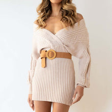 Last inn bildet i Galleri-visningsprogrammet, V-hals genser hofteskjørt