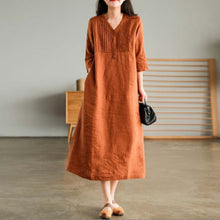 Last inn bildet i Galleri-visningsprogrammet, Ensfarget halvermet kjole med V-hals