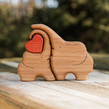 Last inn bildet i Galleri-visningsprogrammet, 💖Håndskårne omfavnende dyr i tre💕- Den beste gaven til dine kjære🎁