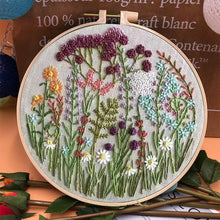 Last inn bildet i Galleri-visningsprogrammet, Blomstersett for broderibøyler for nybegynnere