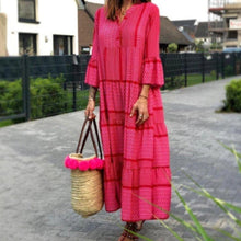 Last inn bildet i Galleri-visningsprogrammet, Trykt kjole med v-hals og løs passform