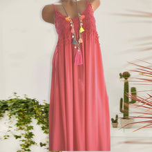 Last inn bildet i Galleri-visningsprogrammet, Ensfarget strand-kjole med blonder