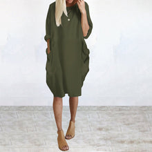 Last inn bildet i Galleri-visningsprogrammet, Løs Kjole med Rund Hals og Sidelommer