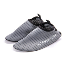 Last inn bildet i Galleri-visningsprogrammet, Sklisikkert pustende sko med myke såler for innendørs trening