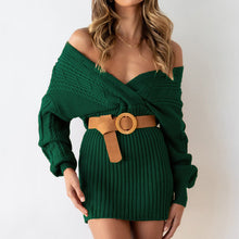 Last inn bildet i Galleri-visningsprogrammet, V-hals genser hofteskjørt