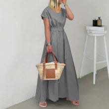 Last inn bildet i Galleri-visningsprogrammet, Ensfarget kjole med rund hals