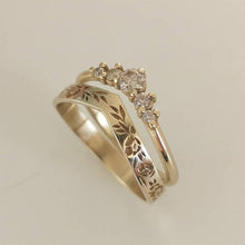 Last inn bildet i Galleri-visningsprogrammet, Elegant og enkel ring med kransdesign