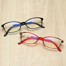 Last inn bildet i Galleri-visningsprogrammet, blått lys blokkerende briller for kvinner