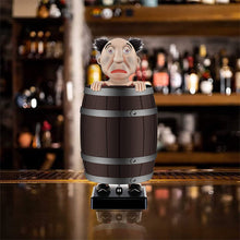 Last inn bildet i Galleri-visningsprogrammet, Morsom trefat automatisk pop-up sigarettetui