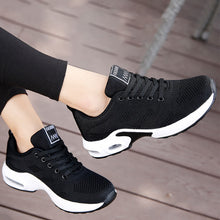 Last inn bildet i Galleri-visningsprogrammet, Flyknit joggesko med luftpute og perforert mesh