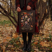 Last inn bildet i Galleri-visningsprogrammet, 2023 Mørk skog månekalender