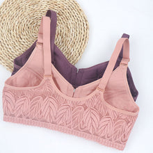 Last inn bildet i Galleri-visningsprogrammet, Dameglidelås foran pluss størrelse BH