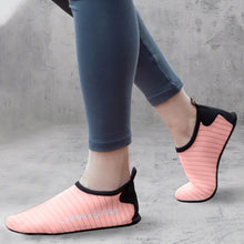Last inn bildet i Galleri-visningsprogrammet, Sklisikkert pustende sko med myke såler for innendørs trening