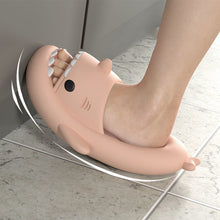 Last inn bildet i Galleri-visningsprogrammet, Tøfler med Hai-Mønster