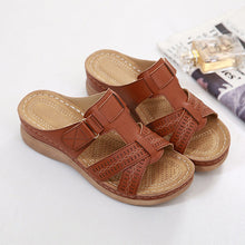 Last inn bildet i Galleri-visningsprogrammet, Utskårne kilesandaler