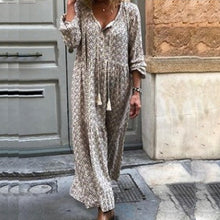 Last inn bildet i Galleri-visningsprogrammet, Langermet Trykt Kjole med V-hals