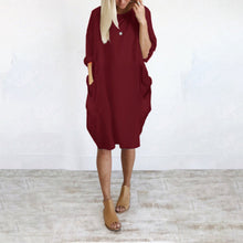 Last inn bildet i Galleri-visningsprogrammet, Løs Kjole med Rund Hals og Sidelommer