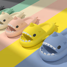 Last inn bildet i Galleri-visningsprogrammet, Tøfler med Hai-Mønster