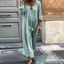 Last inn bildet i Galleri-visningsprogrammet, Langermet Trykt Kjole med V-hals