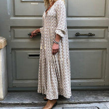 Last inn bildet i Galleri-visningsprogrammet, Langermet Trykt Kjole med V-hals