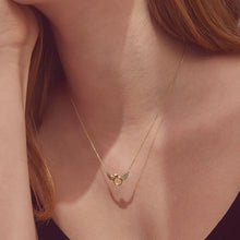 Last inn bildet i Galleri-visningsprogrammet, Skinnende halskjede med englevinger