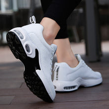 Last inn bildet i Galleri-visningsprogrammet, Flyknit joggesko med luftpute og perforert mesh