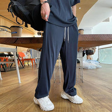 Last inn bildet i Galleri-visningsprogrammet, Uformell sett med t-skjorte og pyjamasbukse i is-silke for menn