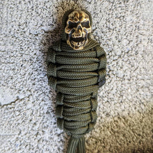 Last inn bildet i Galleri-visningsprogrammet, Paracord nøkkelring Mummy Messing Skull