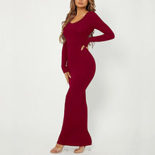 Last inn bildet i Galleri-visningsprogrammet, Slank langermet kjole med rund hals