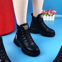 Last inn bildet i Galleri-visningsprogrammet, Høytopp for kvinner, varme Martin-støvler i skinn