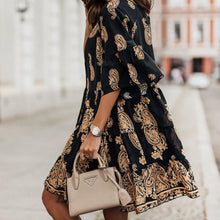 Last inn bildet i Galleri-visningsprogrammet, Kortermet løs kjole med trykk